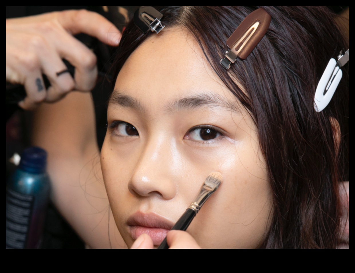 Paaugstiniet savas grima prasmes ar šiem obligātajiem rīkiem 2 Nepieciešami rīki profesionālam grima komplektam: uzlabojiet skaistuma spēli